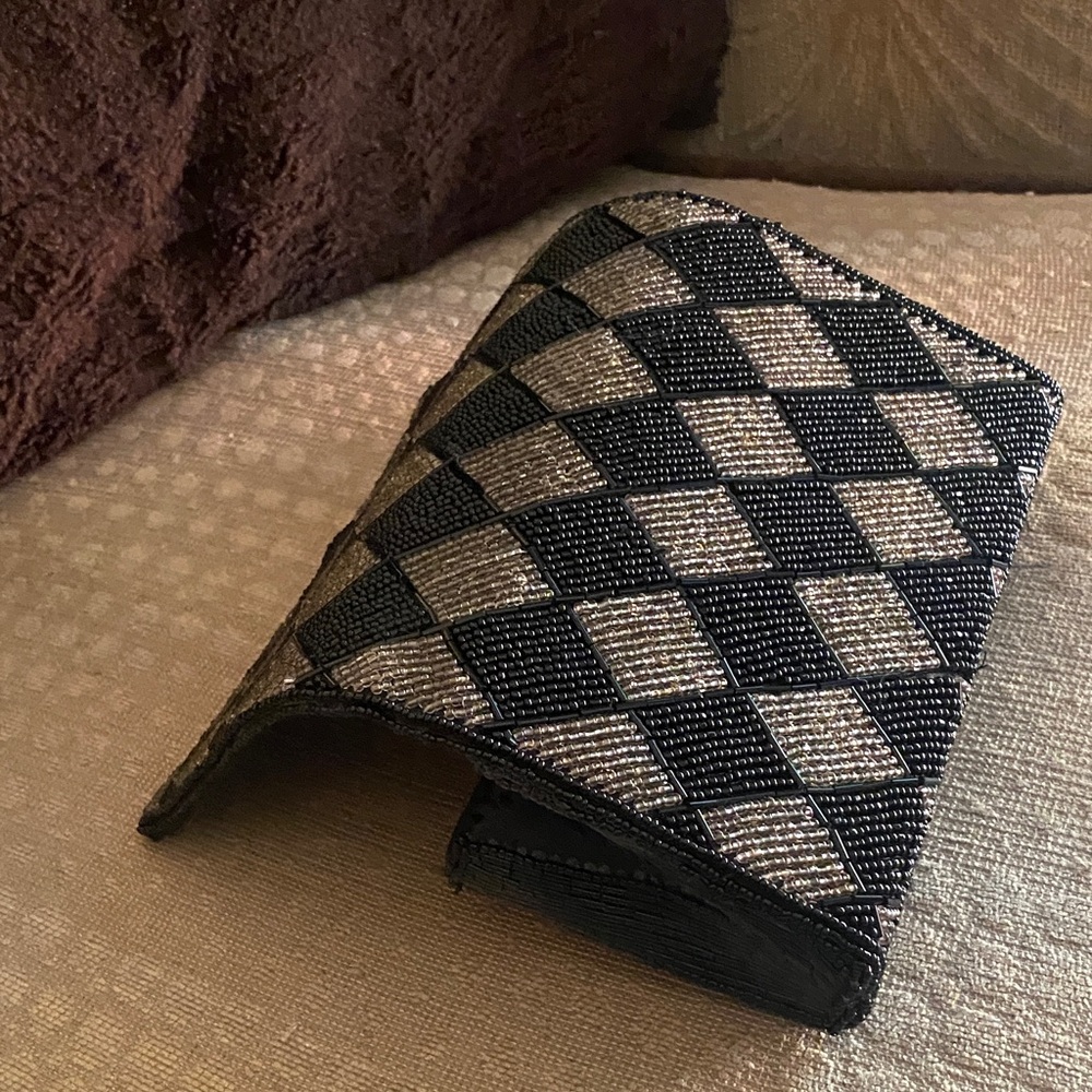 Chic Black And Silver Diamond Pattern Clutch - image 3